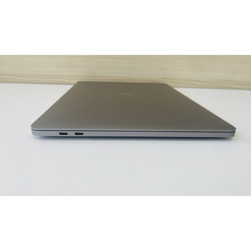 MacBook Pro 13 2018 Space  i5 2.3ghz 8/256